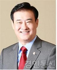 11강창희 의원1.jpg