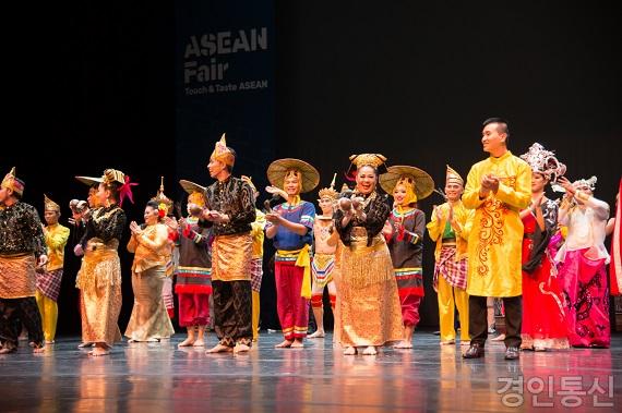 22아세안 축제 공연 사진 (5).jpg