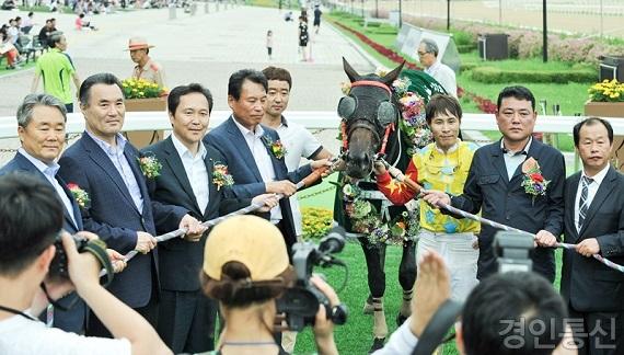 2017년7월16일 농림축산식품부관배 임성실 영광의헌터_25.jpg