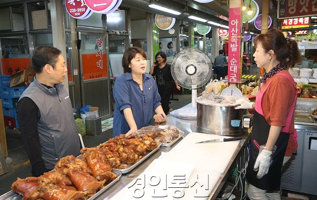 20190909_조명자 수원시의회 의장, 추석 앞두고 전통시장 방문(2).JPG