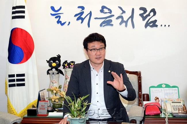 2.장인수의장.jpg