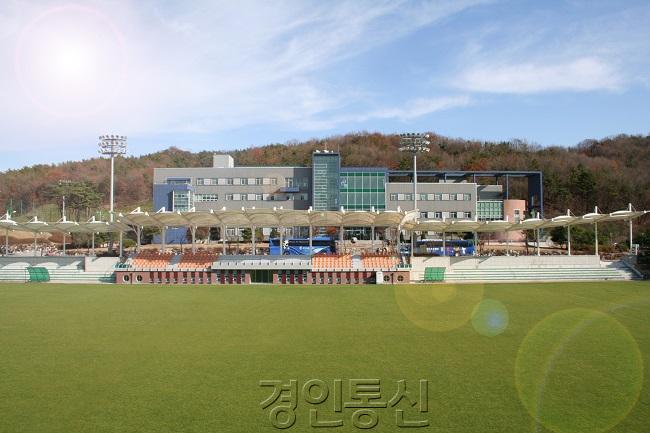 용인시축구센터 전경.jpg