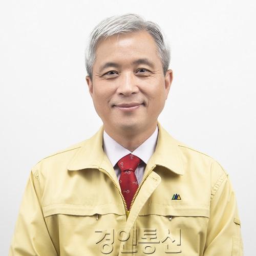 1. 곽상욱 오산시장 프로필사진.jpg