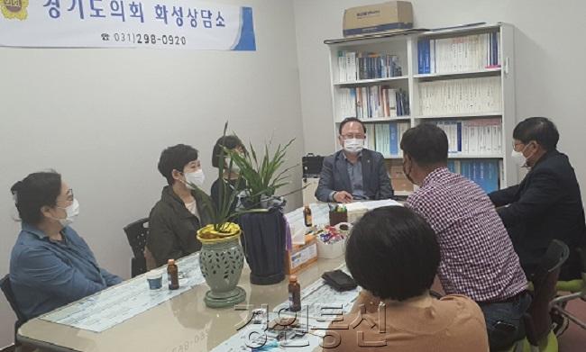 210507 박윤영 의원, 화성 와우초 진입로 통행불편 관련 정담회 (1).jpg