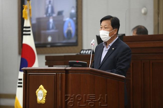 20210708_ 빈집 및 소규모주택 정비 사업 활성화 기대_수원시의회 이현구 도시환경위원장 대표발의 조례 공포.jpg