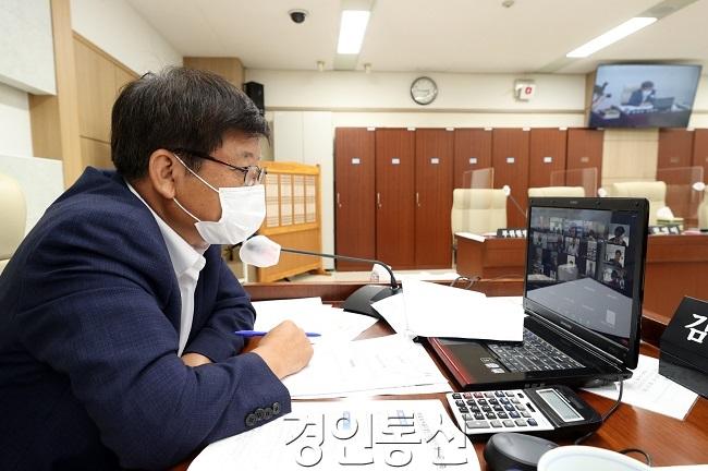 210716 안전행정위원회, 광역의회 최초 비대면 상임위 개최 (1).JPG