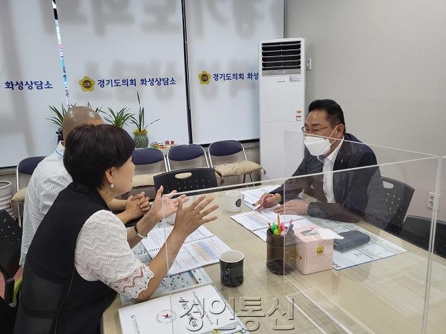 210909 오진택 의원, 화성장안초교 학교단위 공간혁신사업 관련 경기도교육청 업무보고 받아.jpg