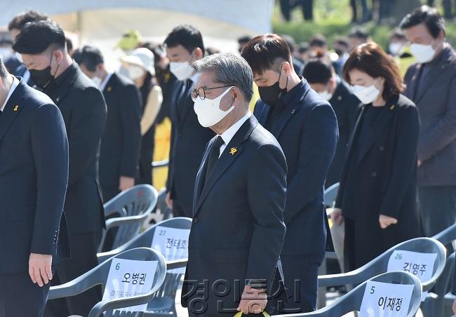 0416 이재정 경기도교육감, 4.16세월호 참사 8주기 기억식에서 추도사 낭송(사진4).JPG