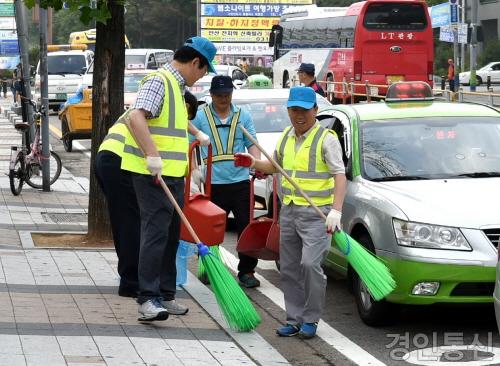 사본 -2015-07-003호 제종길 안산시장, 일일 환경미화원 현장 체험1.jpg