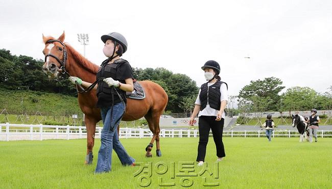 (부정기1) 한국마사회 재활힐링승마센터 과천점, 재활승마 강습생 모집.jpg