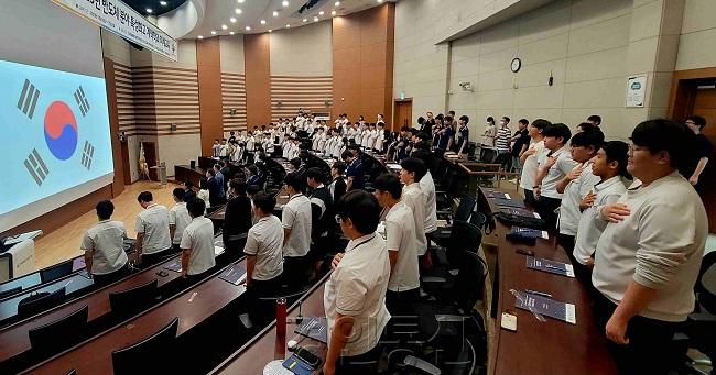 230804 하이테크 특성화고 계약학과 하계교육 성료(진로직업교육과) 사진2 특성화고 계약학과 재학생 하계 교육.jpg